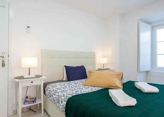 Apartment A Treat In Belem Lisbon